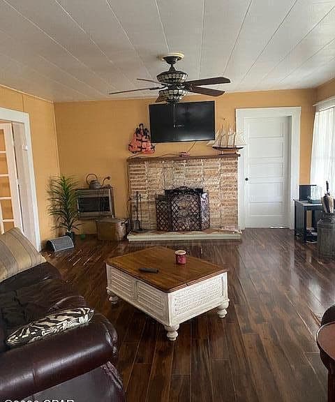Listing photo 4