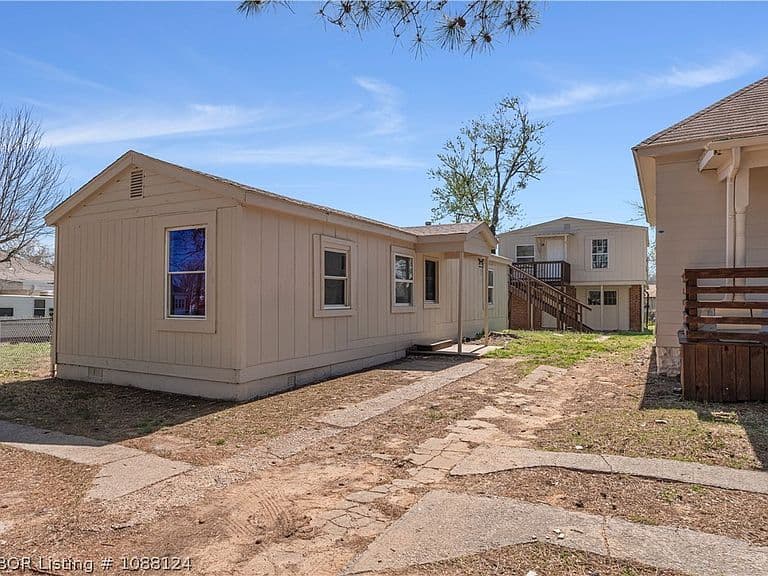 Listing photo 4