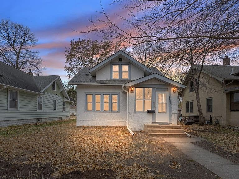 Listing photo 2