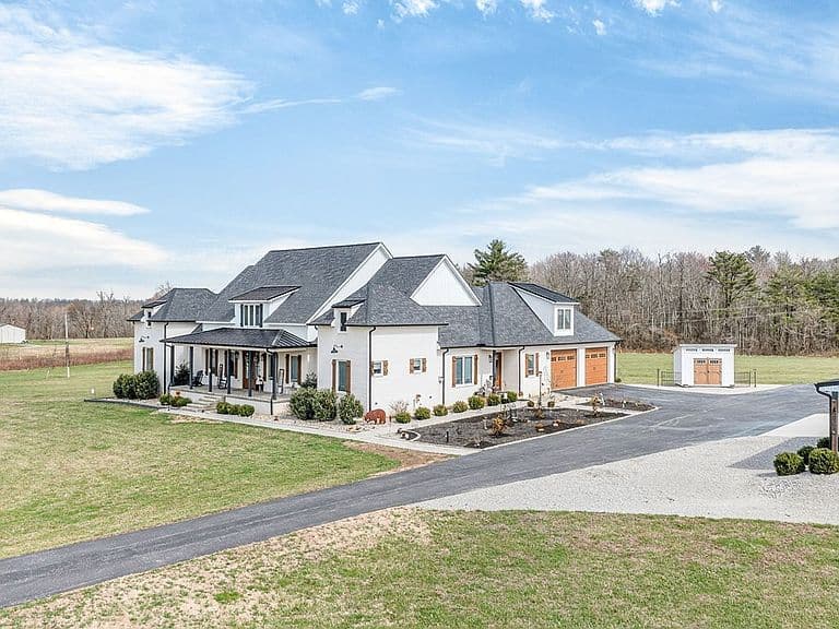 Listing photo 5