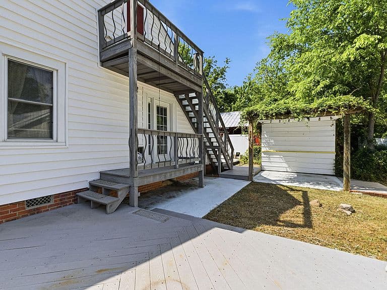 Listing photo 4