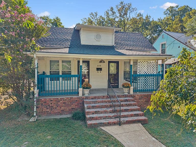 Listing photo 2