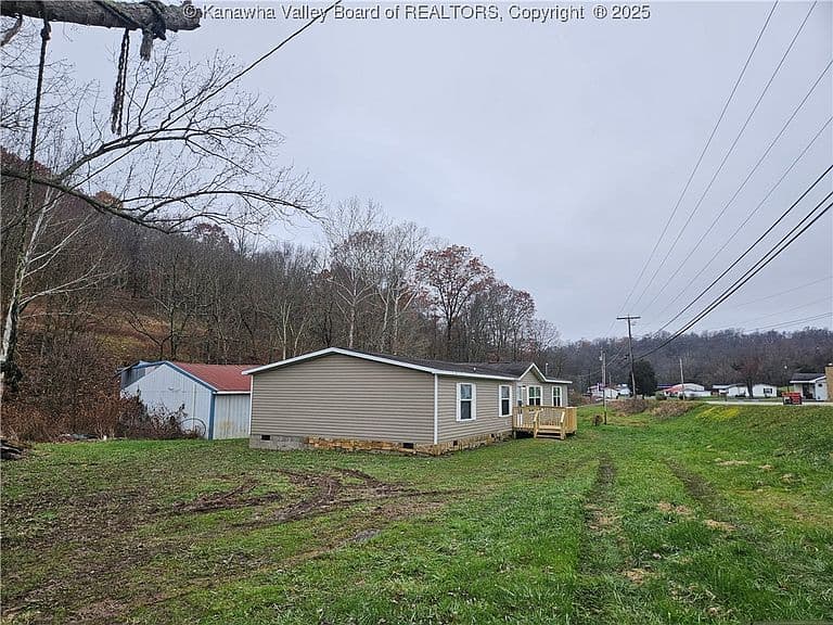 Listing photo 3