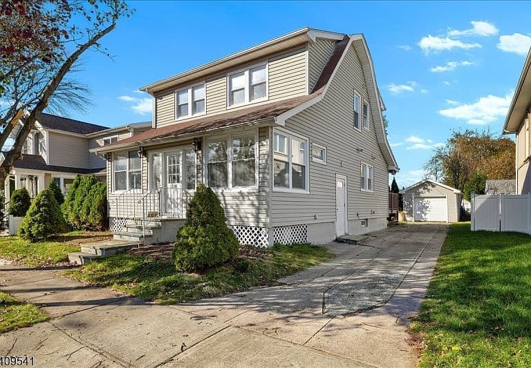 Listing photo 2