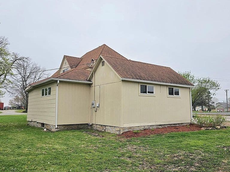 Listing photo 5