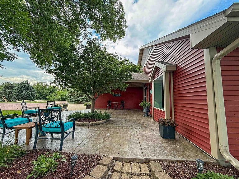 Listing photo 4