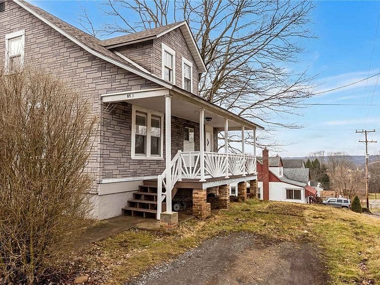Listing photo 3