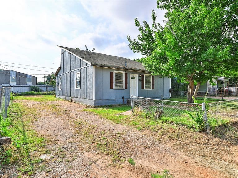 Listing photo 5