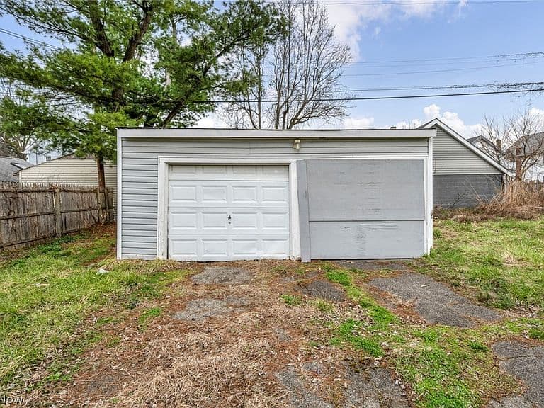 Listing photo 5