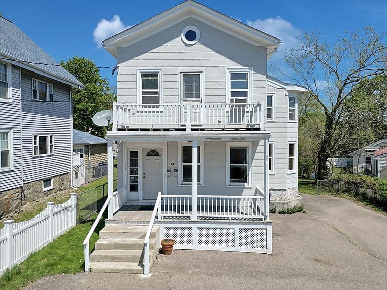 Listing photo 2