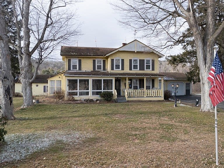 Listing photo 4