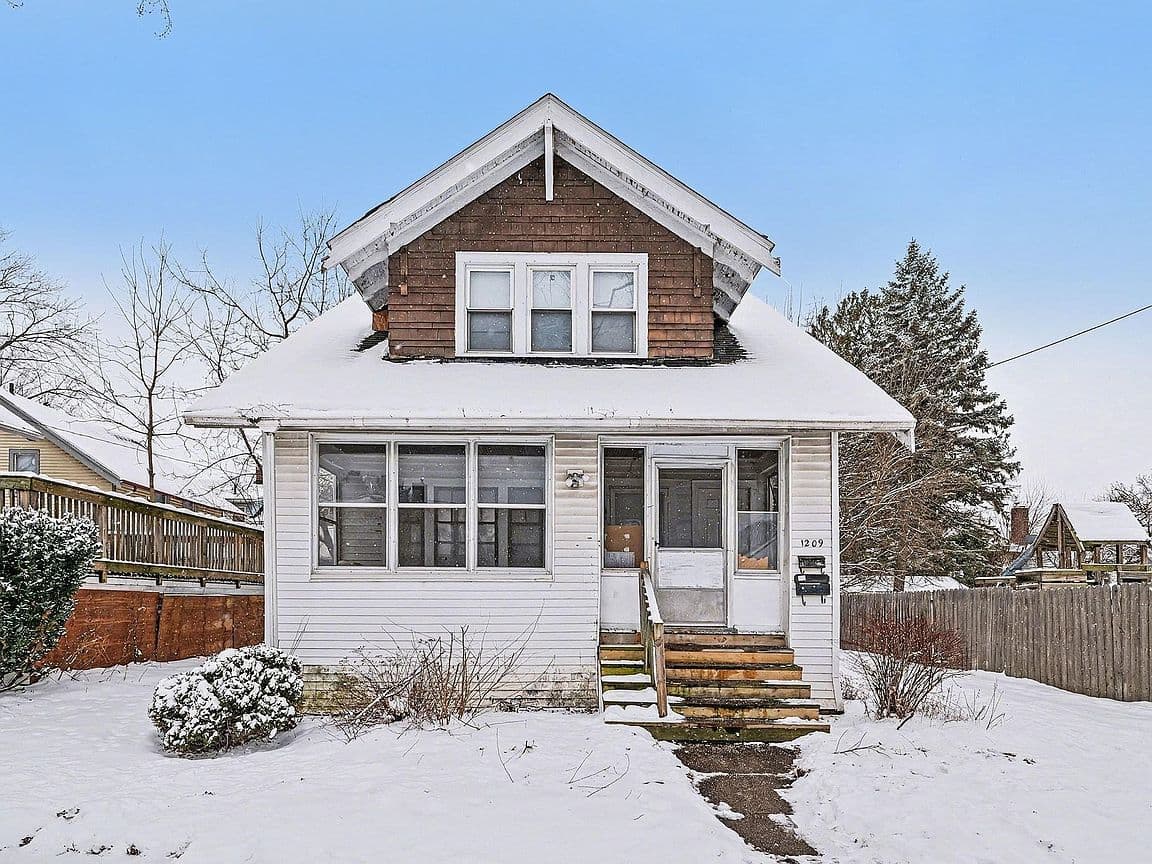 Primary listing photo