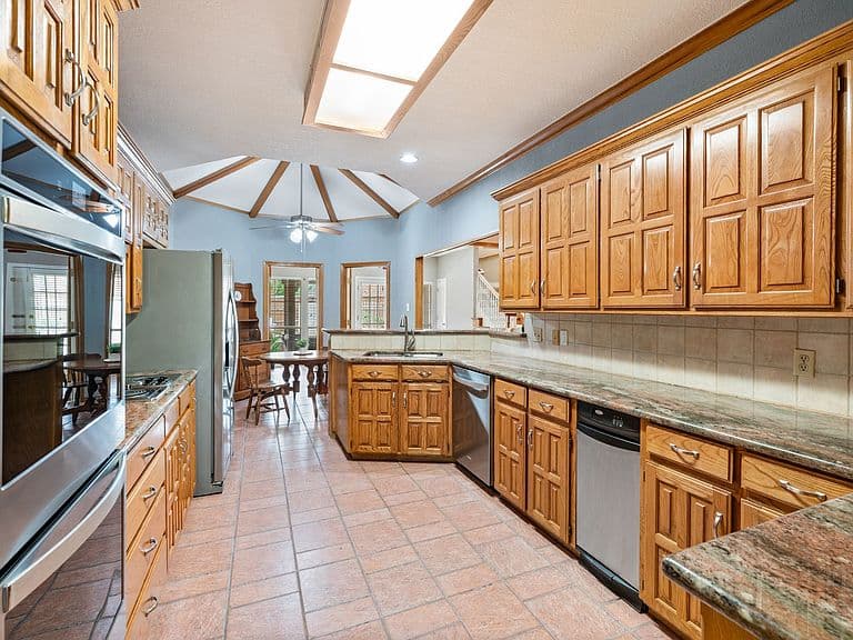 Listing photo 4