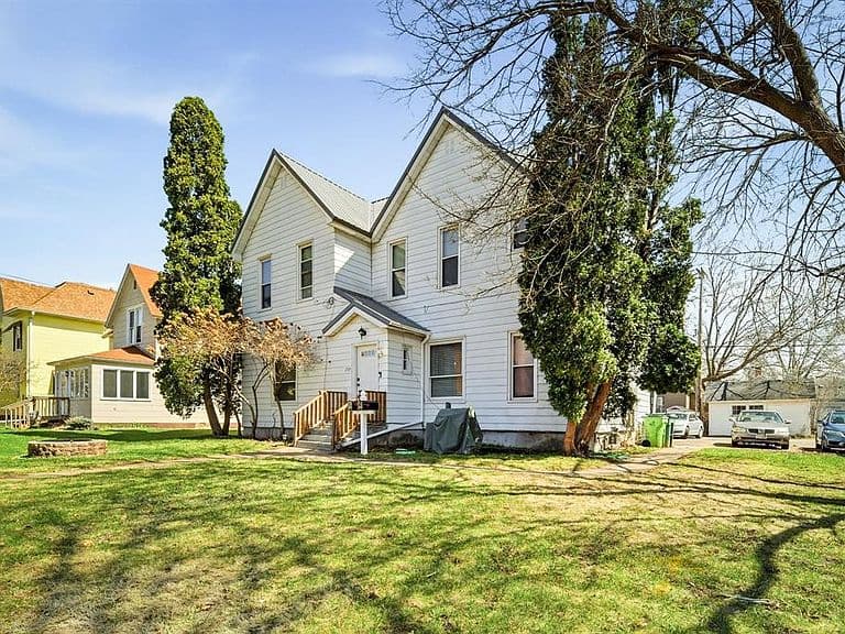 Listing photo 3