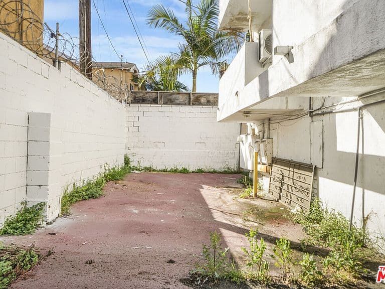 Listing photo 5