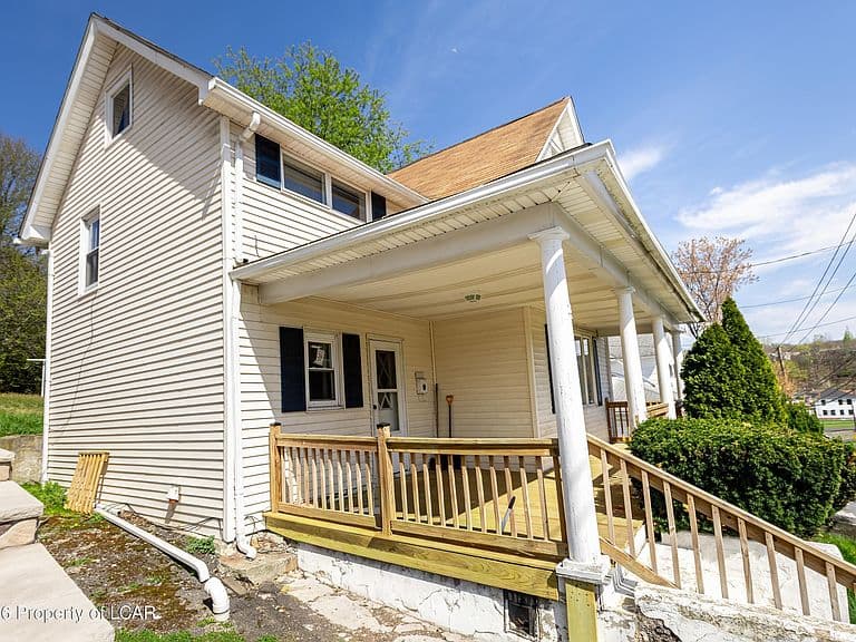 Listing photo 3