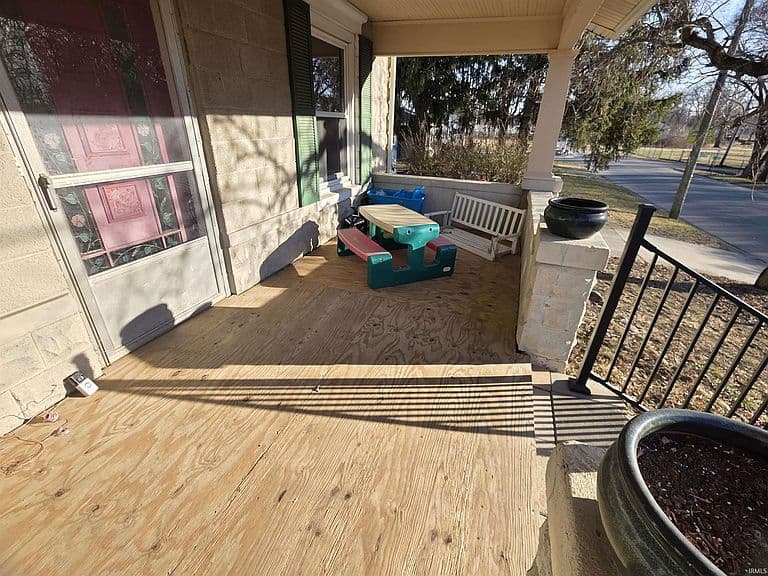 Listing photo 5