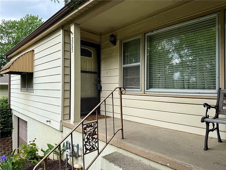 Listing photo 3
