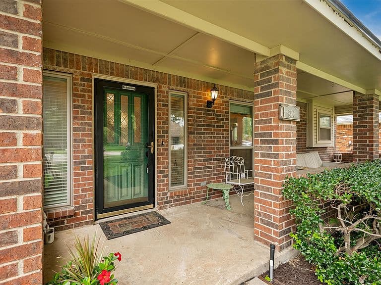 Listing photo 5