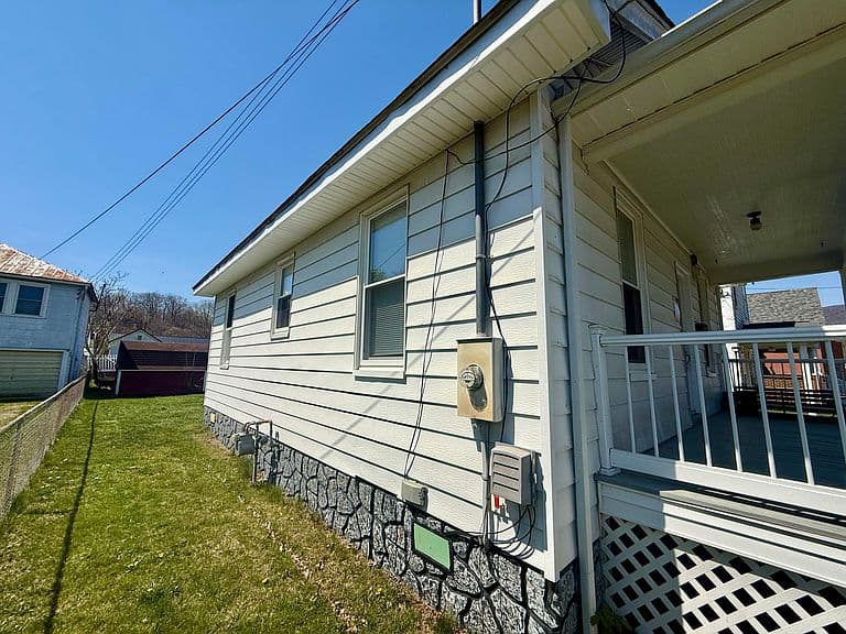 Listing photo 5