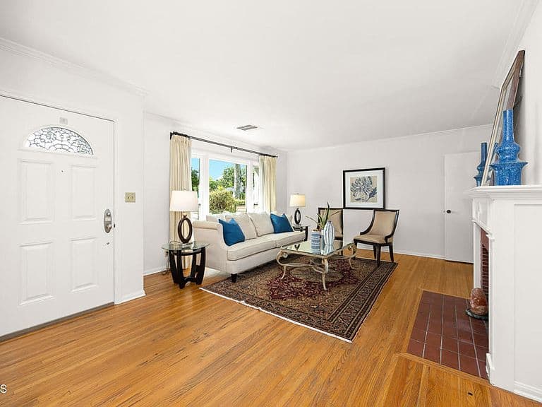Listing photo 5