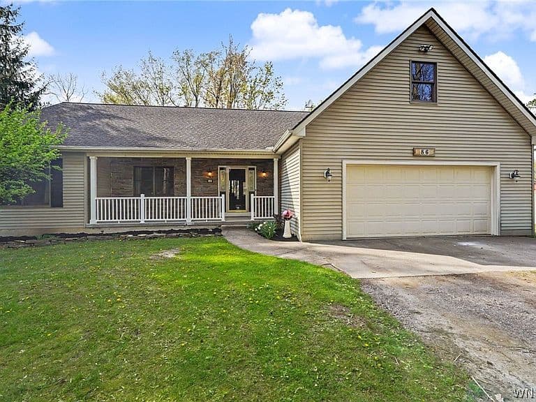 Listing photo 2