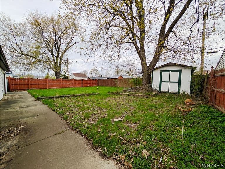 Listing photo 4