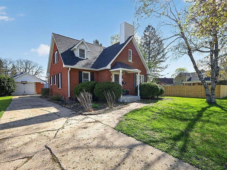 Listing photo 2