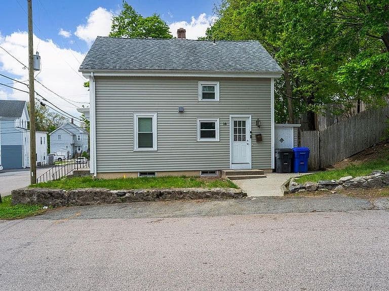 Listing photo 3