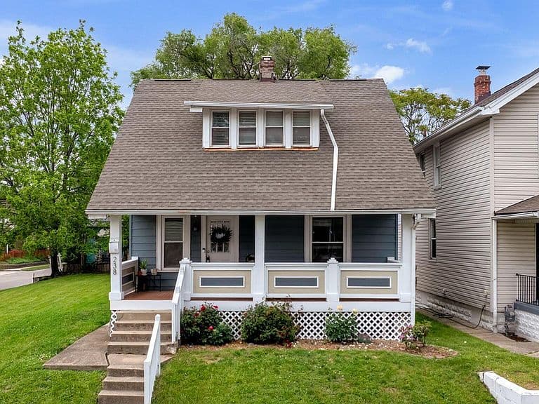 Listing photo 2