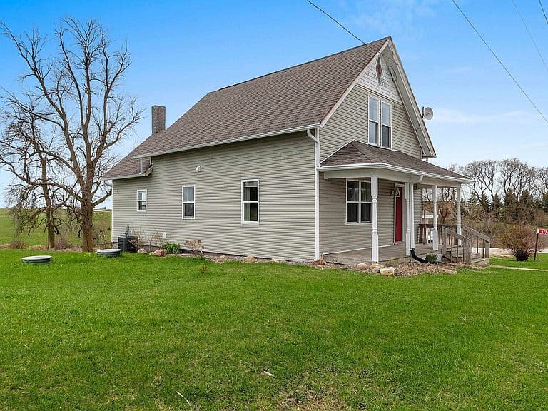 Listing photo 2