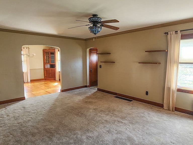 Listing photo 5