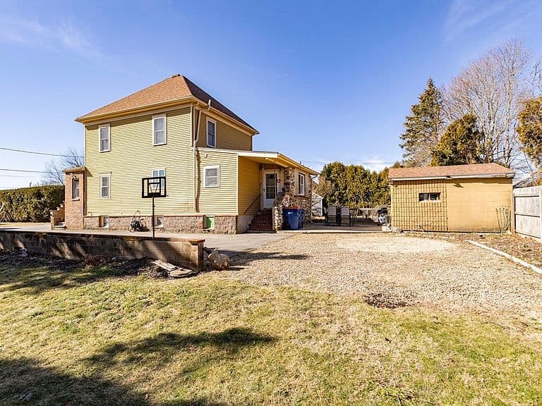 Listing photo 4