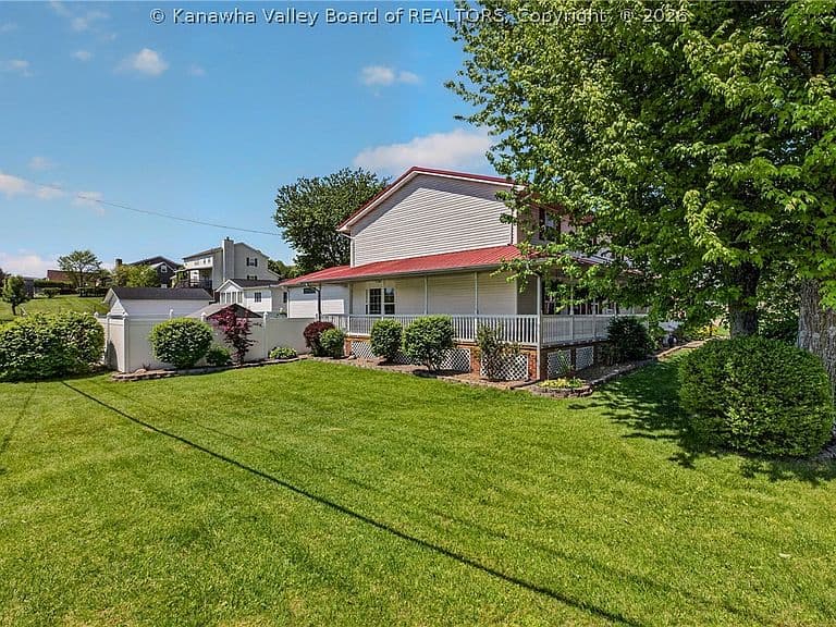 Listing photo 2