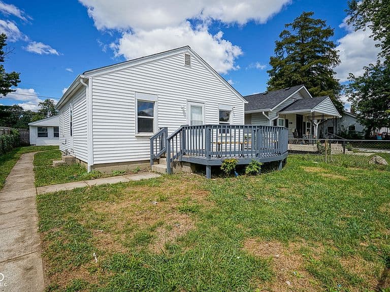 Listing photo 3