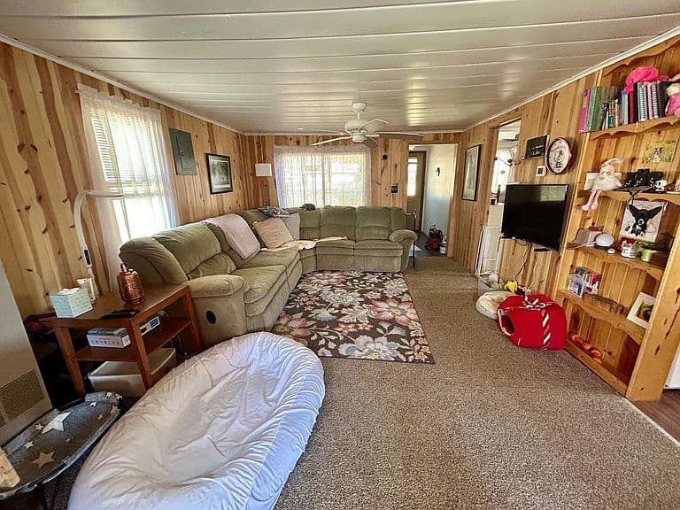 Listing photo 5