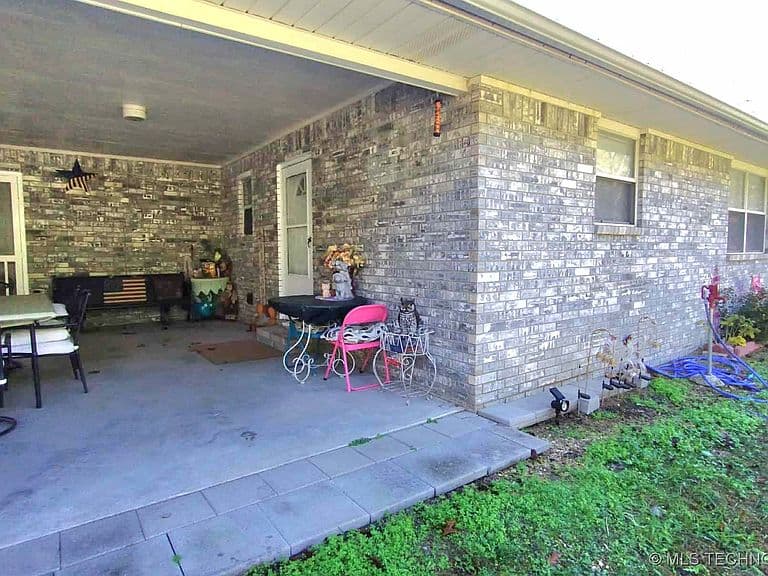 Listing photo 3