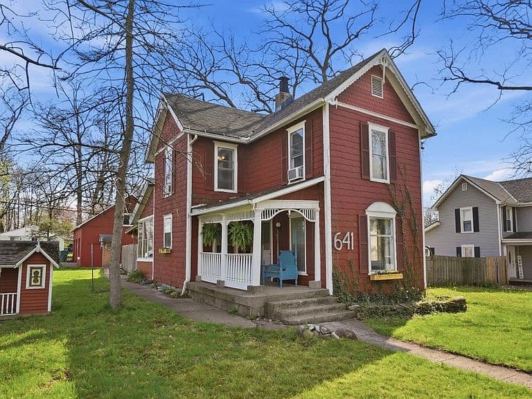 Listing photo 2