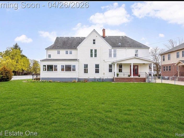 Listing photo 5
