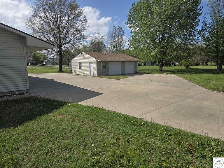 Listing photo 4