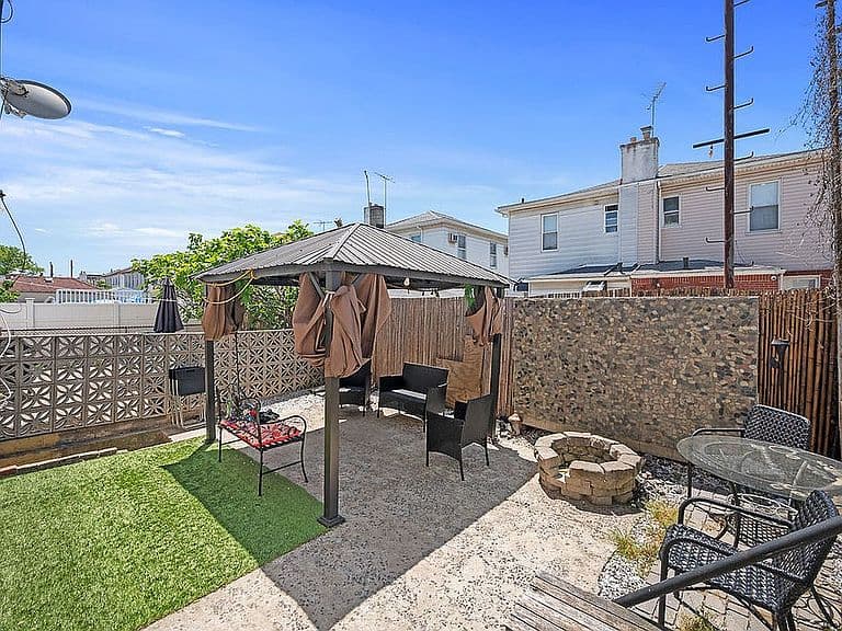 Listing photo 4