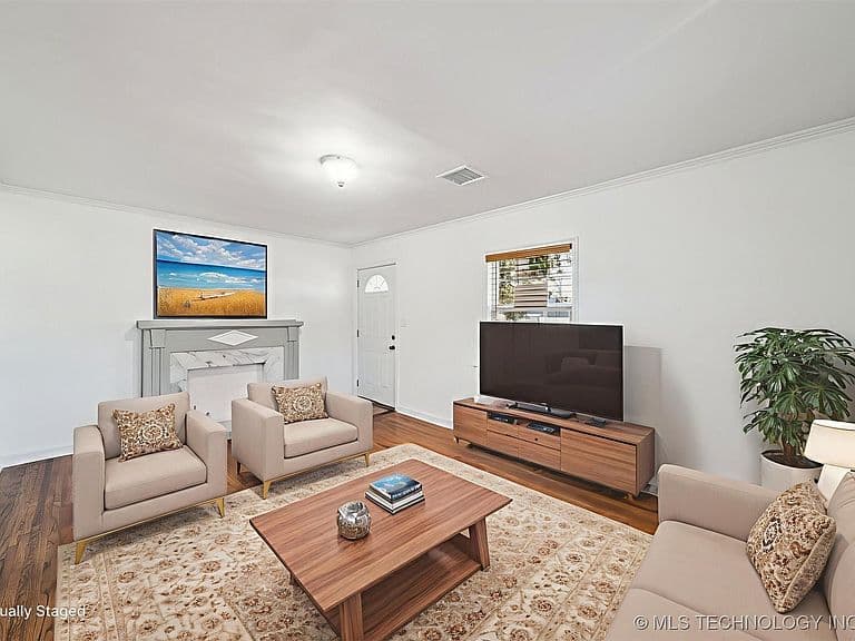 Listing photo 3
