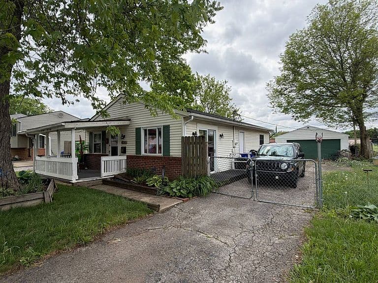 Listing photo 4