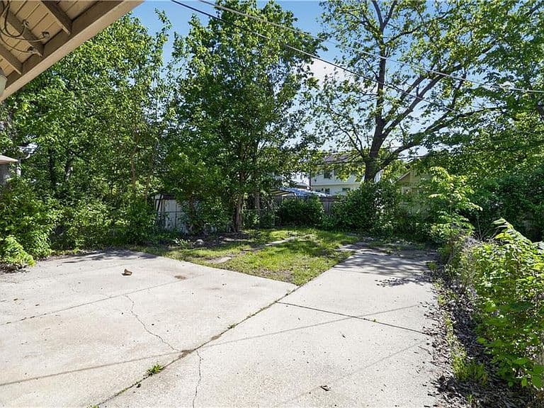 Listing photo 5