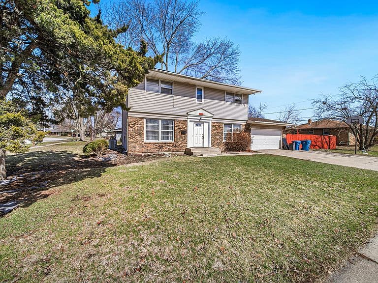 Listing photo 4