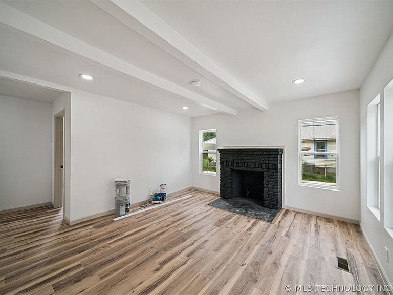Listing photo 4