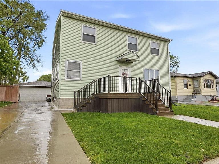 Listing photo 2