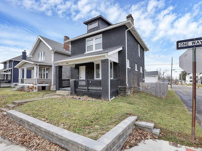 Listing photo 3