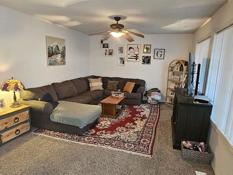 Listing photo 5