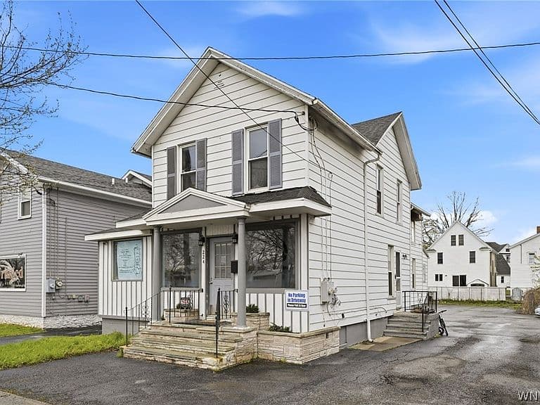 Listing photo 2